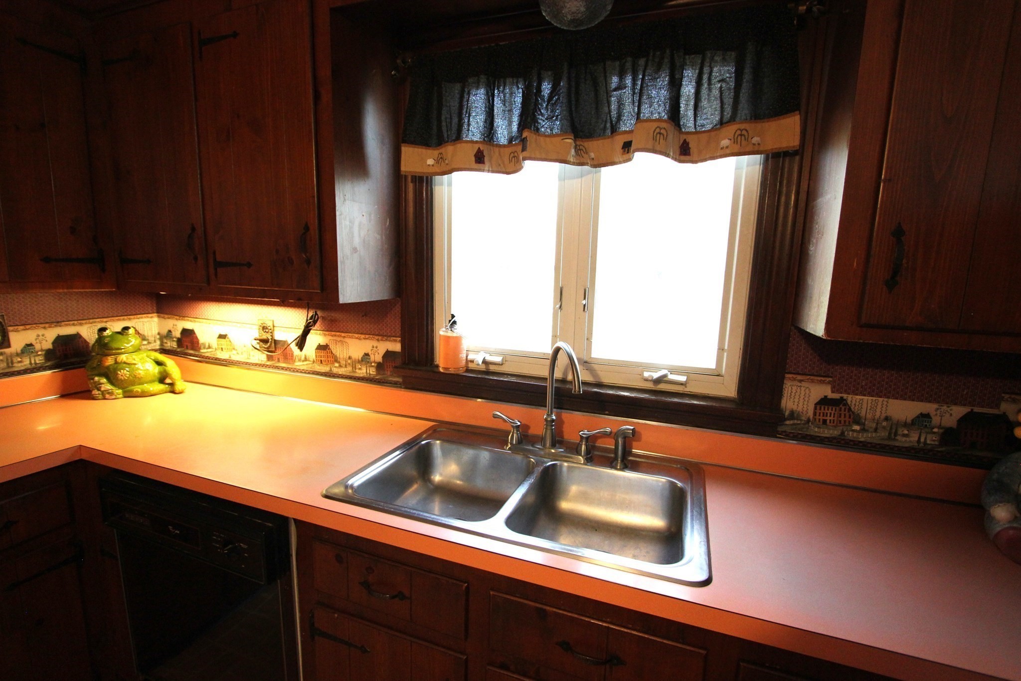 300 Chestnut St Property Photo 4