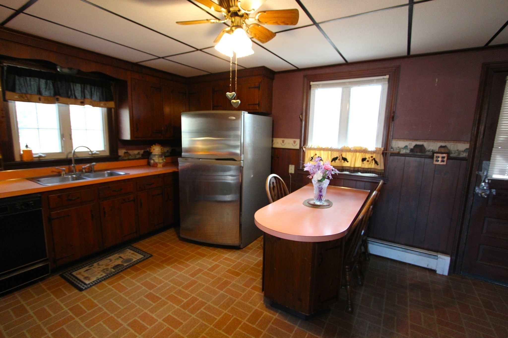 300 Chestnut St Property Photo 5