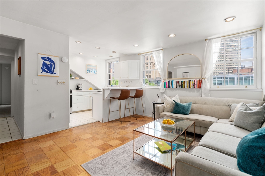 17 Bowdoin St Property Photo 1