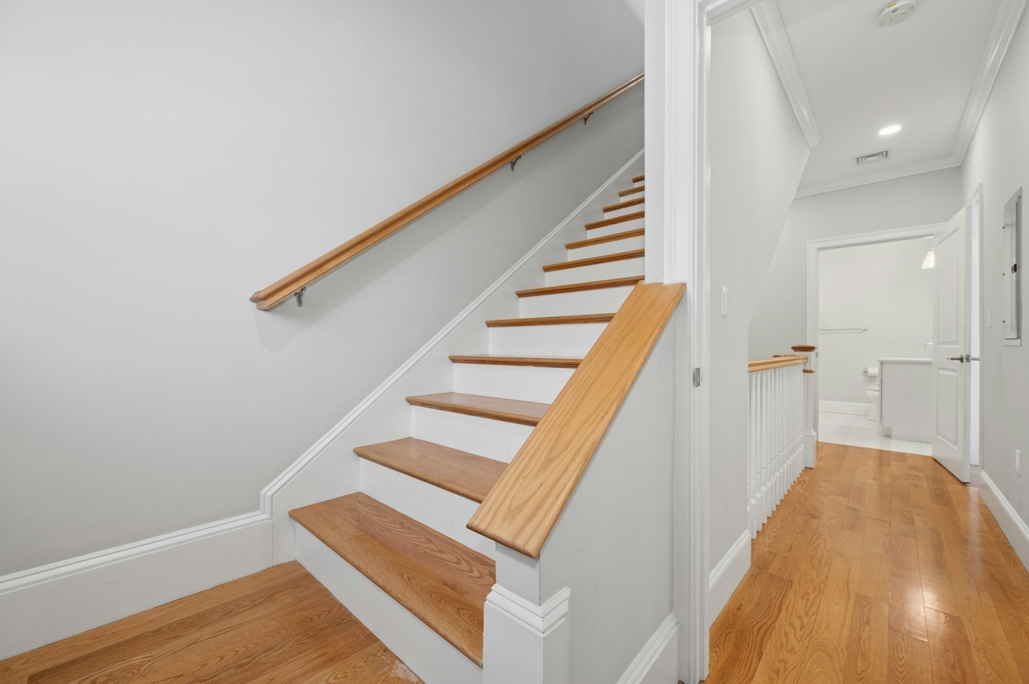 140 Main St # B Property Photo 10