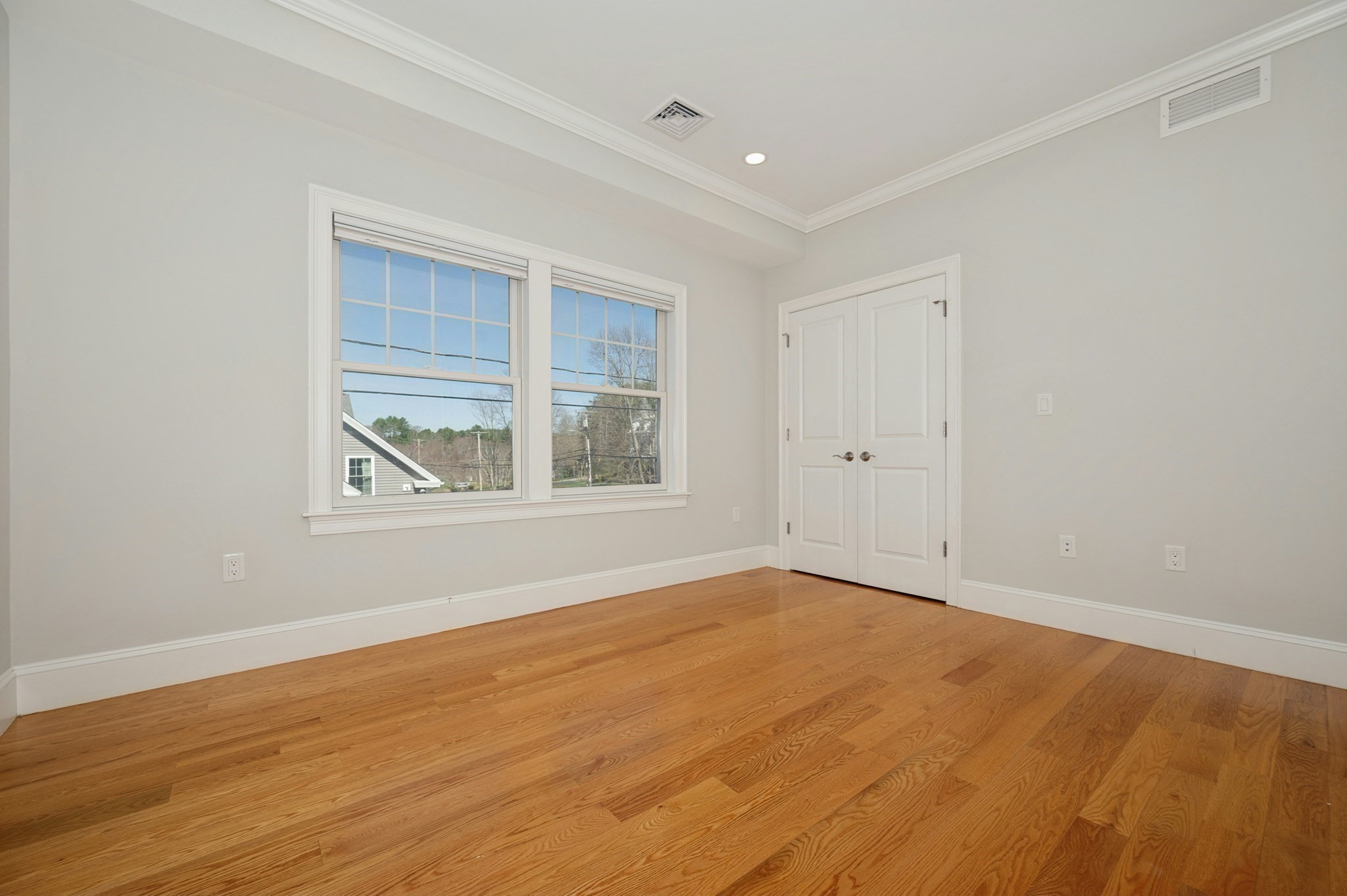 140 Main St # B Property Photo 12