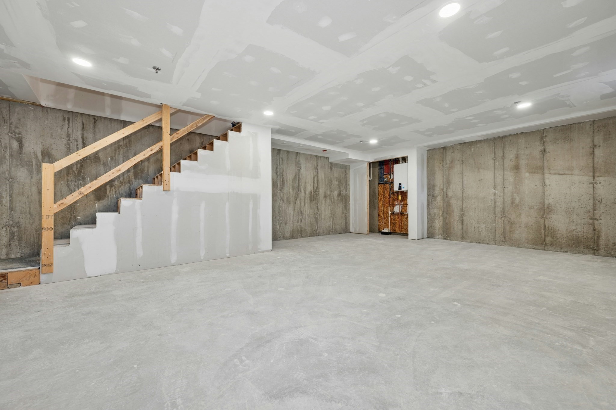 140 Main St # B Property Photo 24