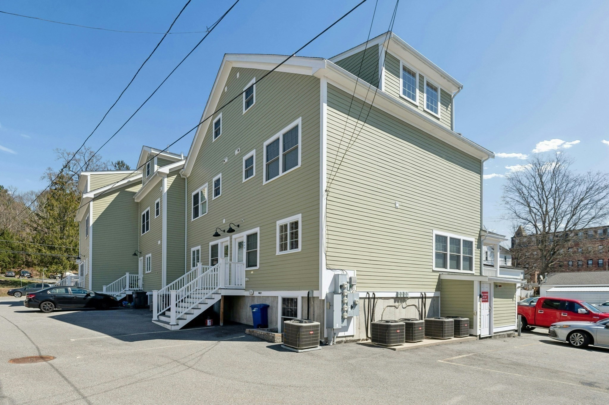 140 Main St # B Property Photo 31