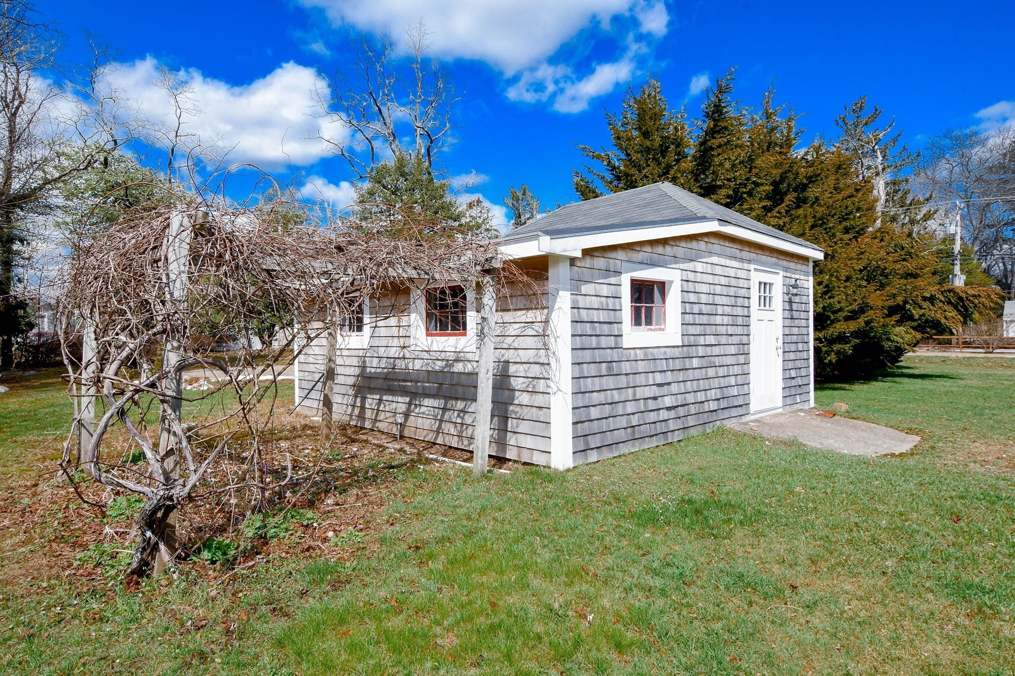 586-b Front Street/briggs Ter. Property Photo 8