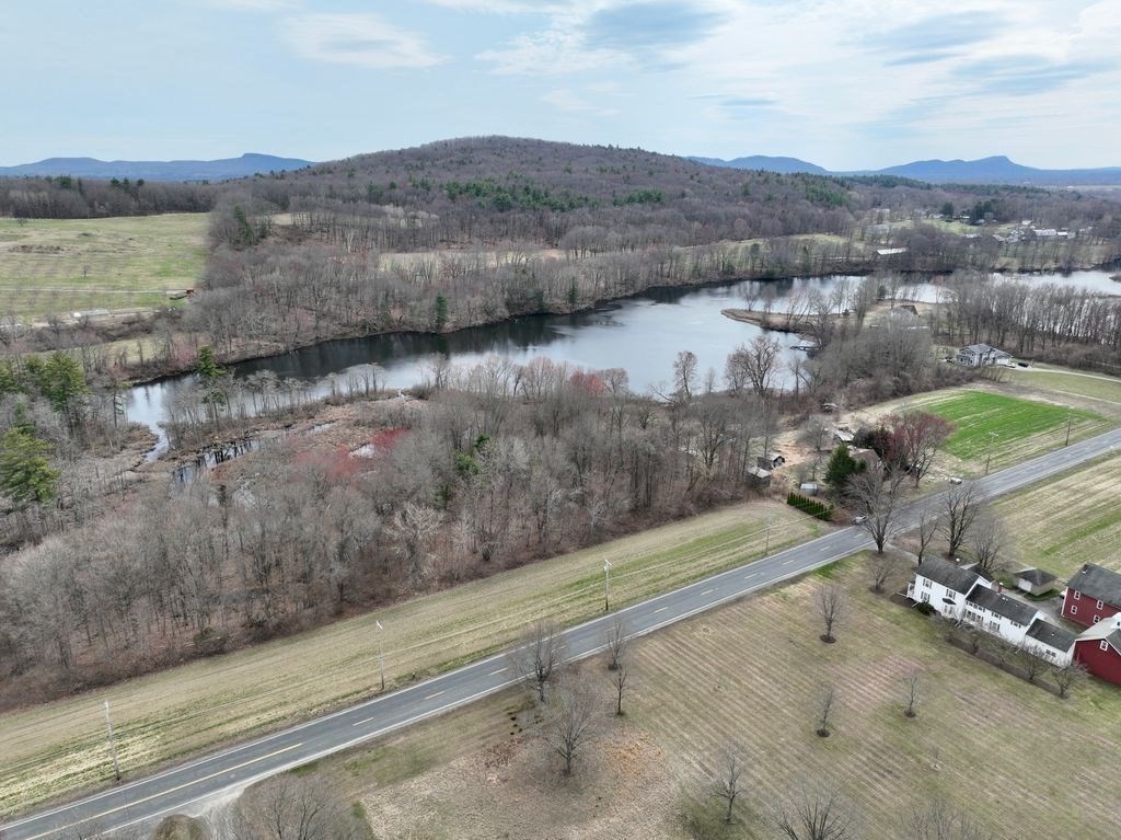 277 River Drive Property Photo 8
