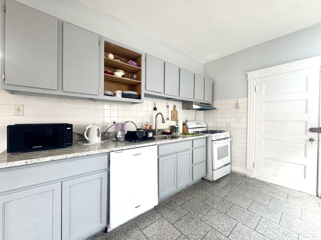 260 Aspinwall Ave # 2 Property Photo 1