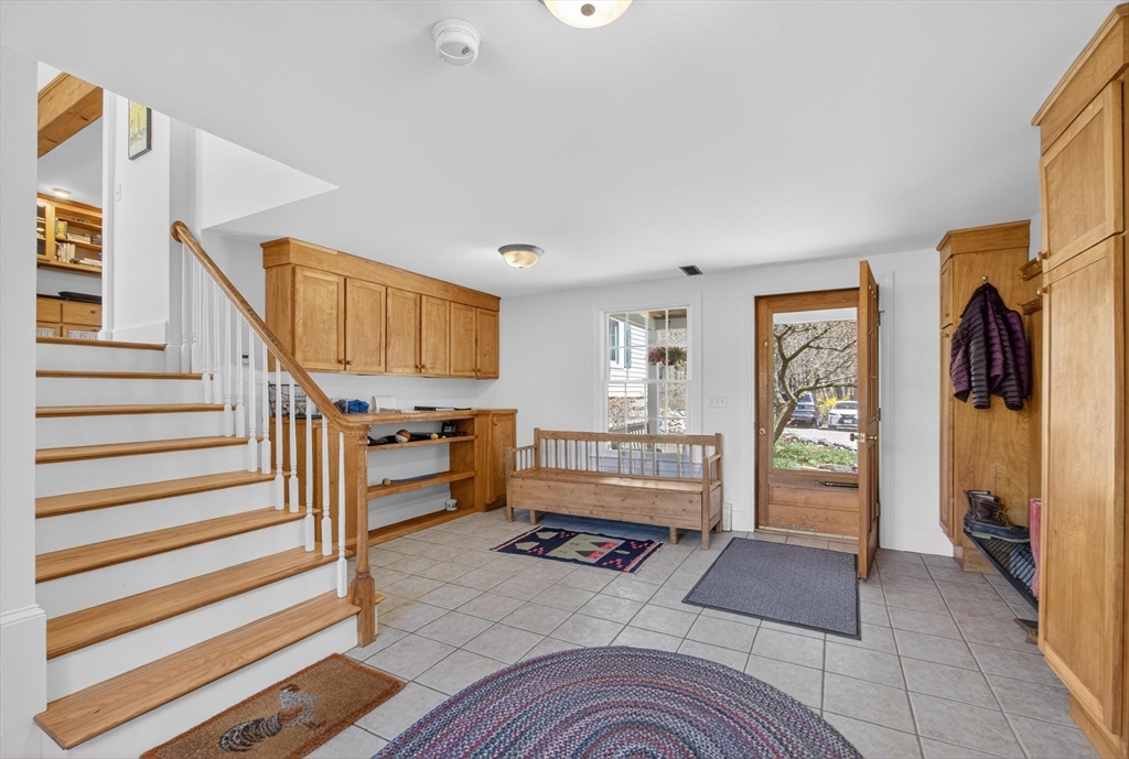 225 Lowell St Property Photo 16