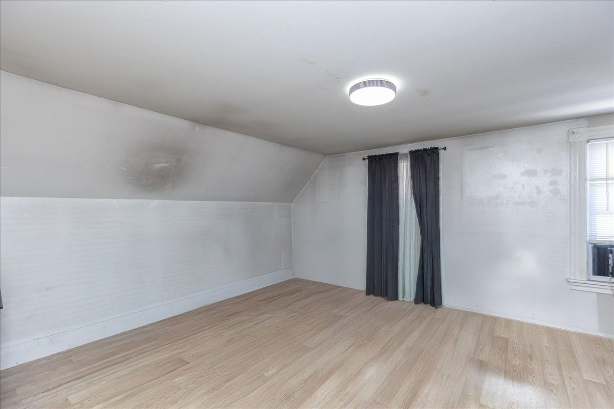 10 Green St Property Photo 14