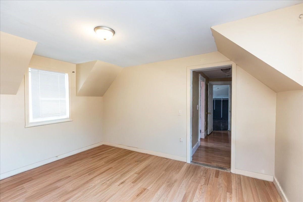 10 Green St Property Photo 16