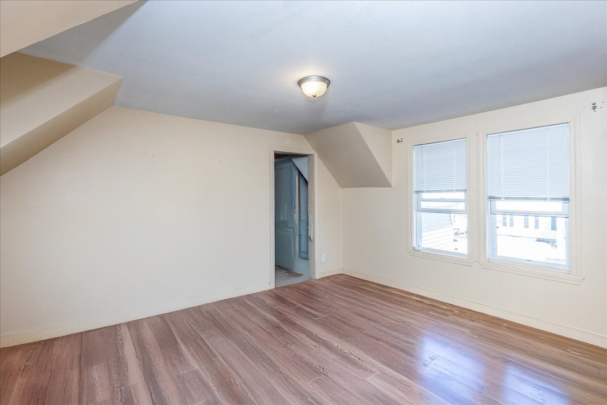 10 Green St Property Photo 17