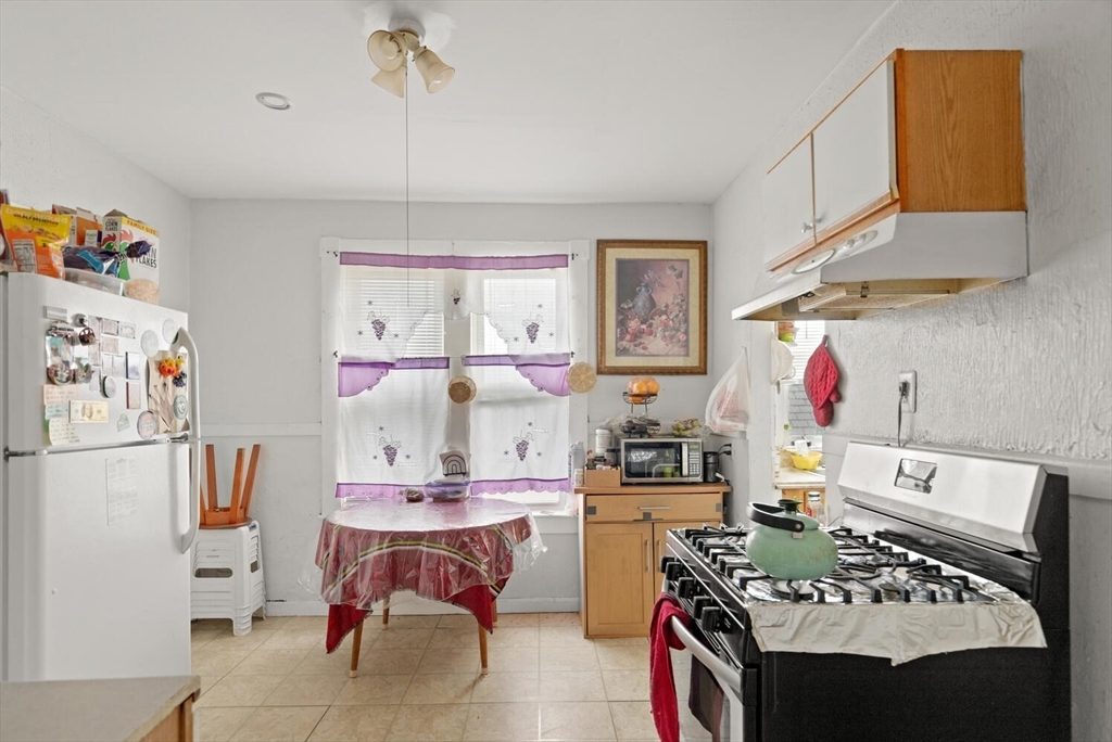 22 Elm St Property Photo 4
