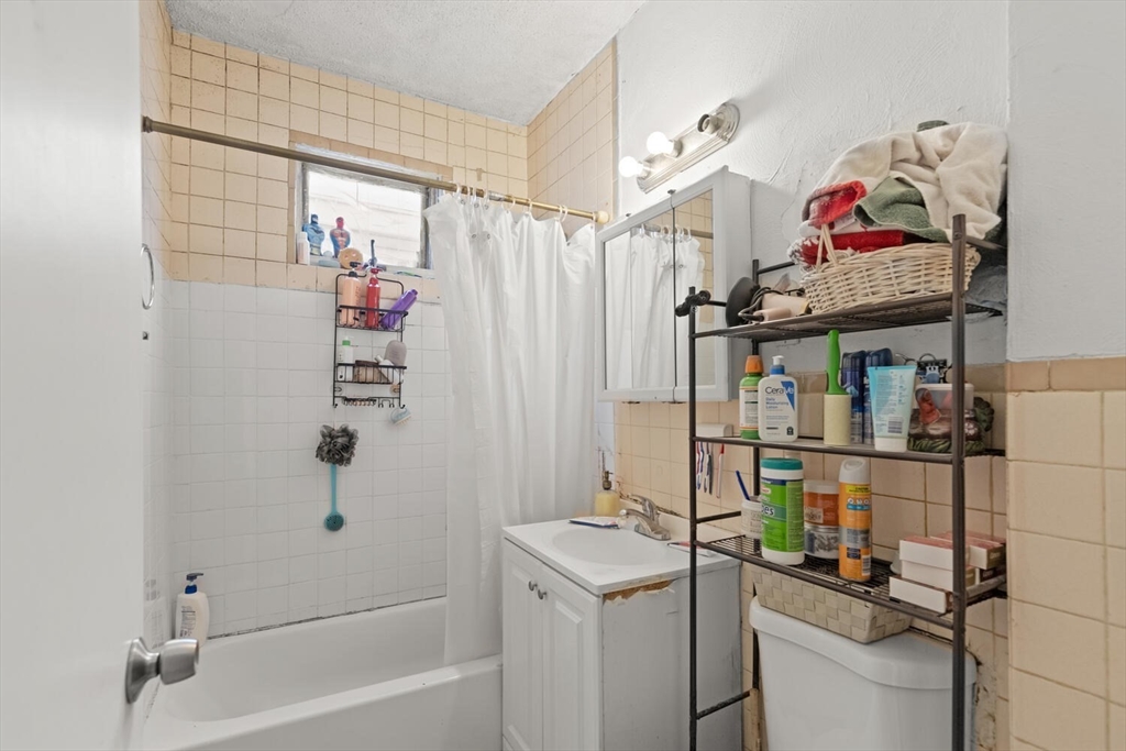 22 Elm St Property Photo 7