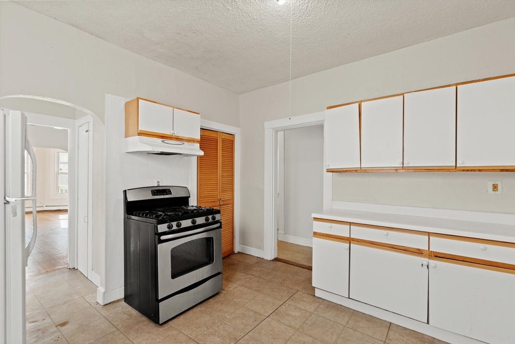 22 Elm St Property Photo 10