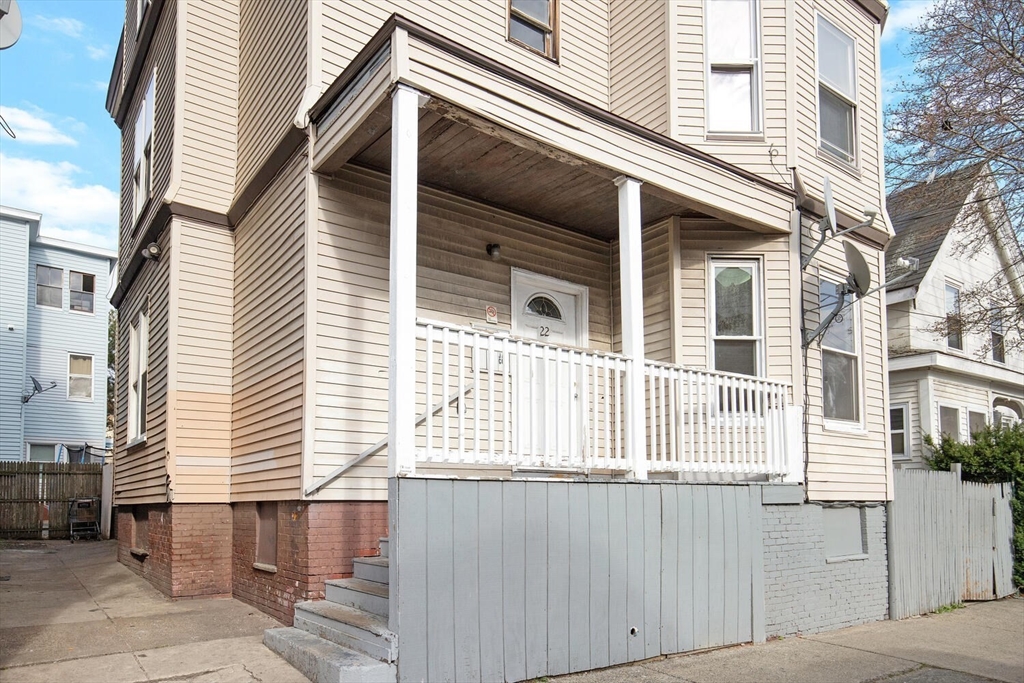 22 Elm St Property Photo 11