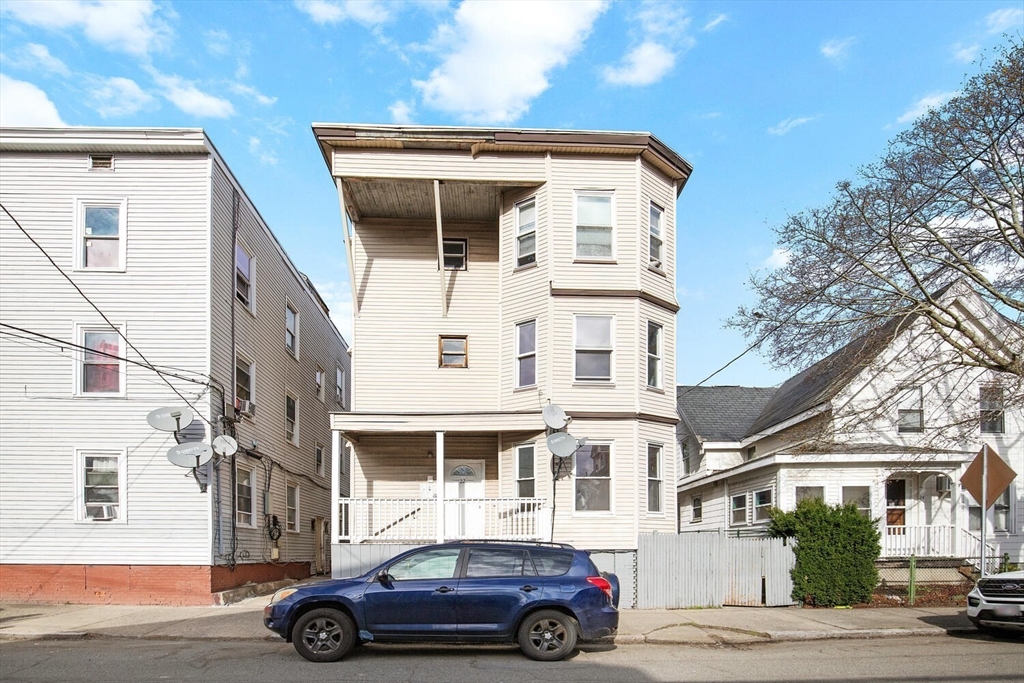 22 Elm St Property Photo 12