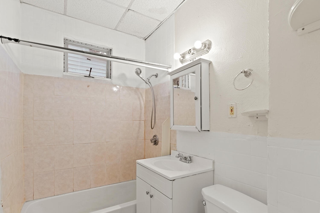 22 Elm St Property Photo 13