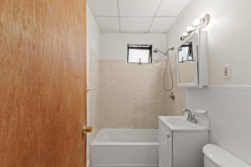 22 Elm St Property Photo 23