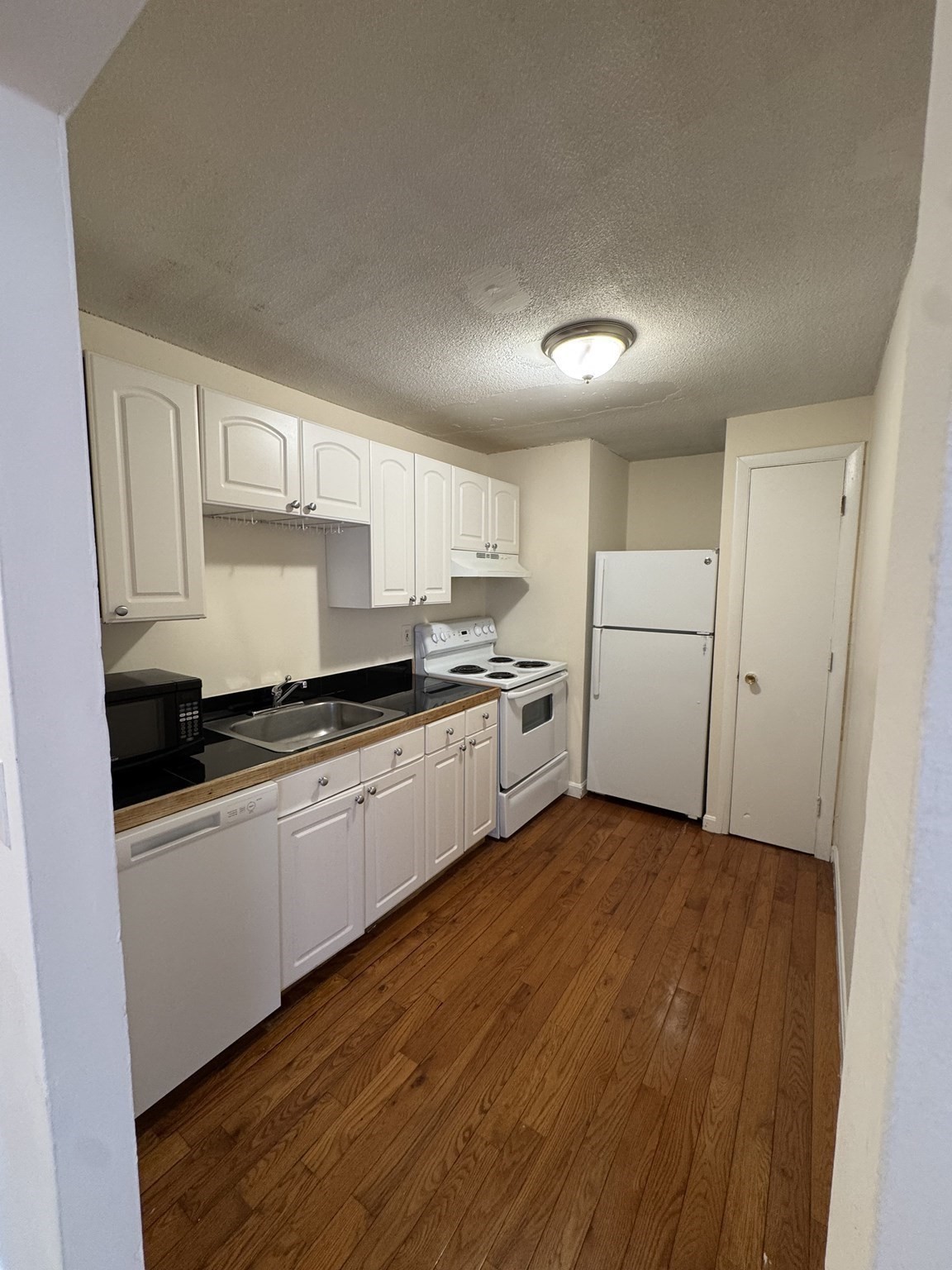 1039 Commonwealth Ave # 21 Property Photo 1