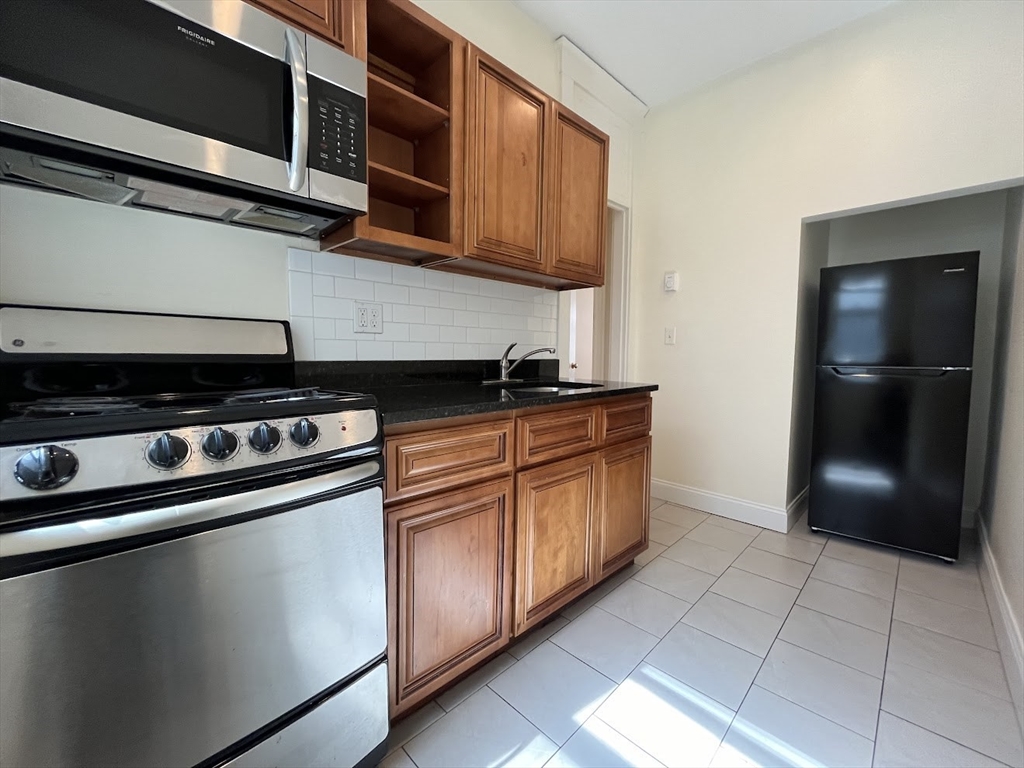73 Park Drive # 11 Property Photo 1