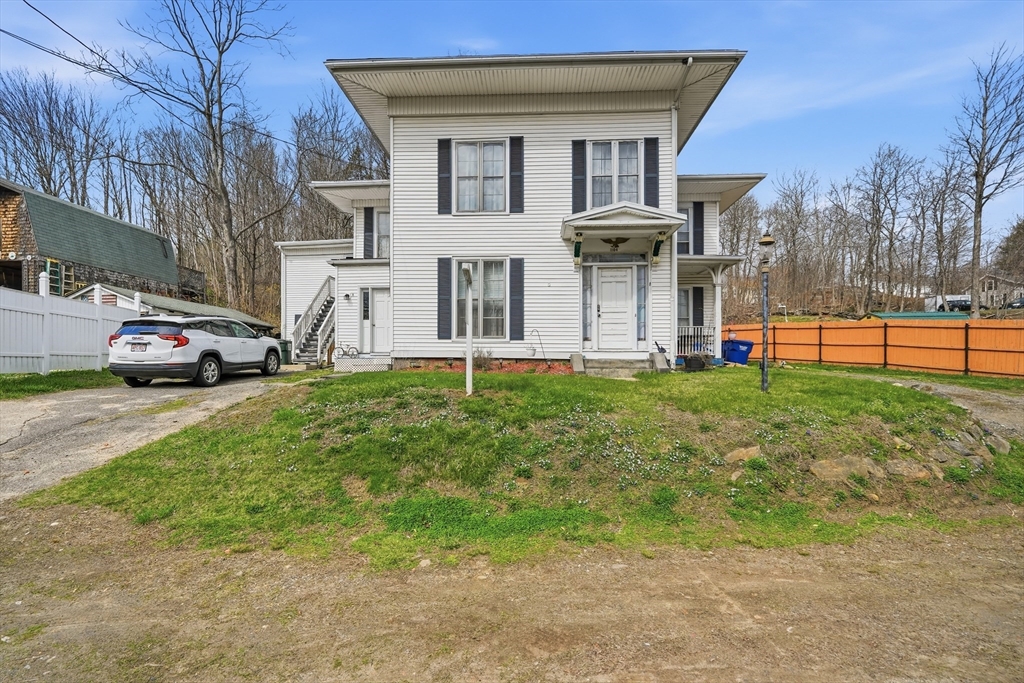 1104 Main St Property Photo 1