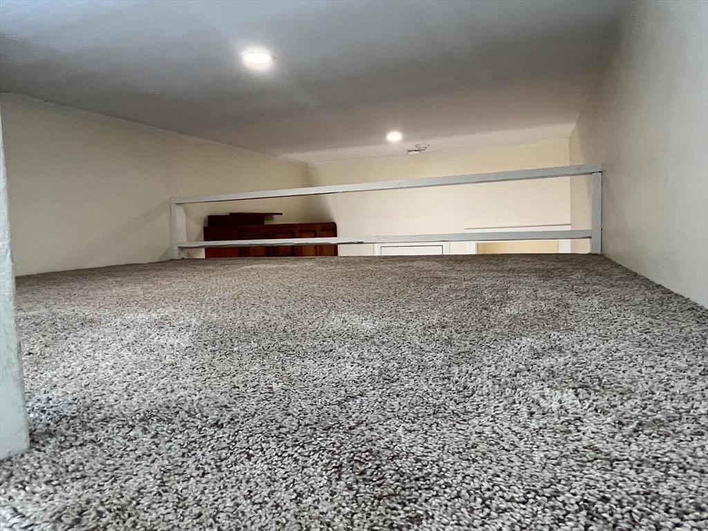 507 Beacon # 11 Property Photo 4