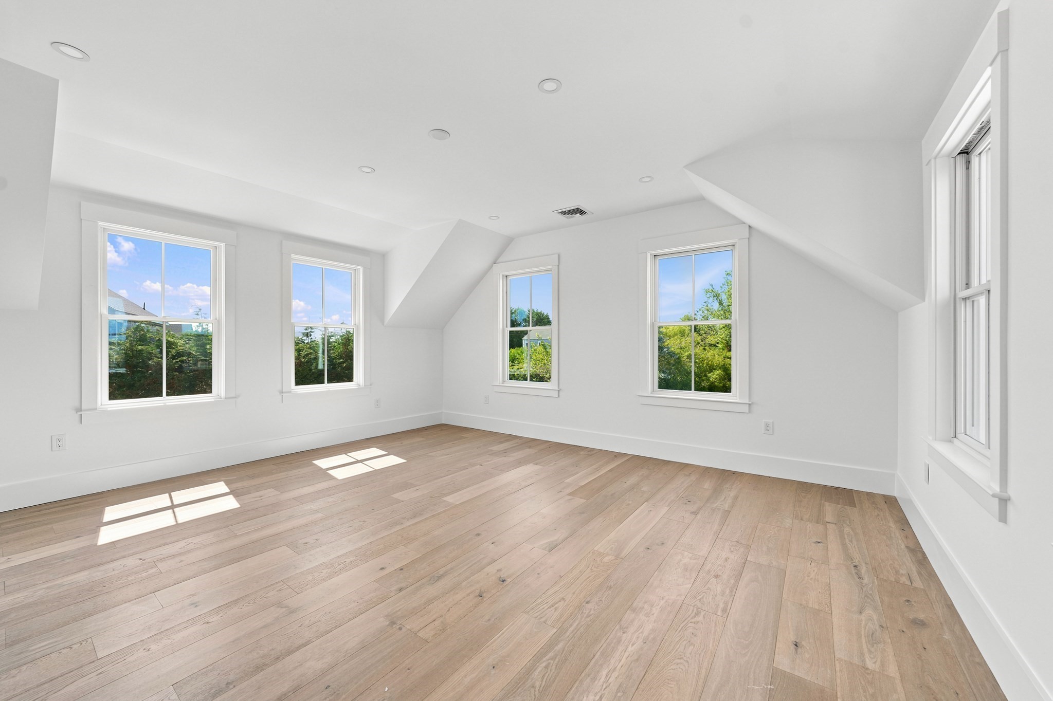 18 Honeysuckle Drive Property Photo 15