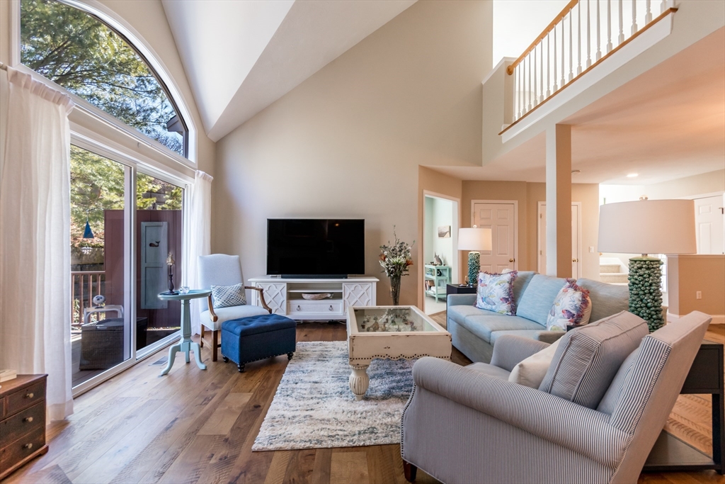 13 Hollyhock Knoll Ct # 13 Property Photo 6
