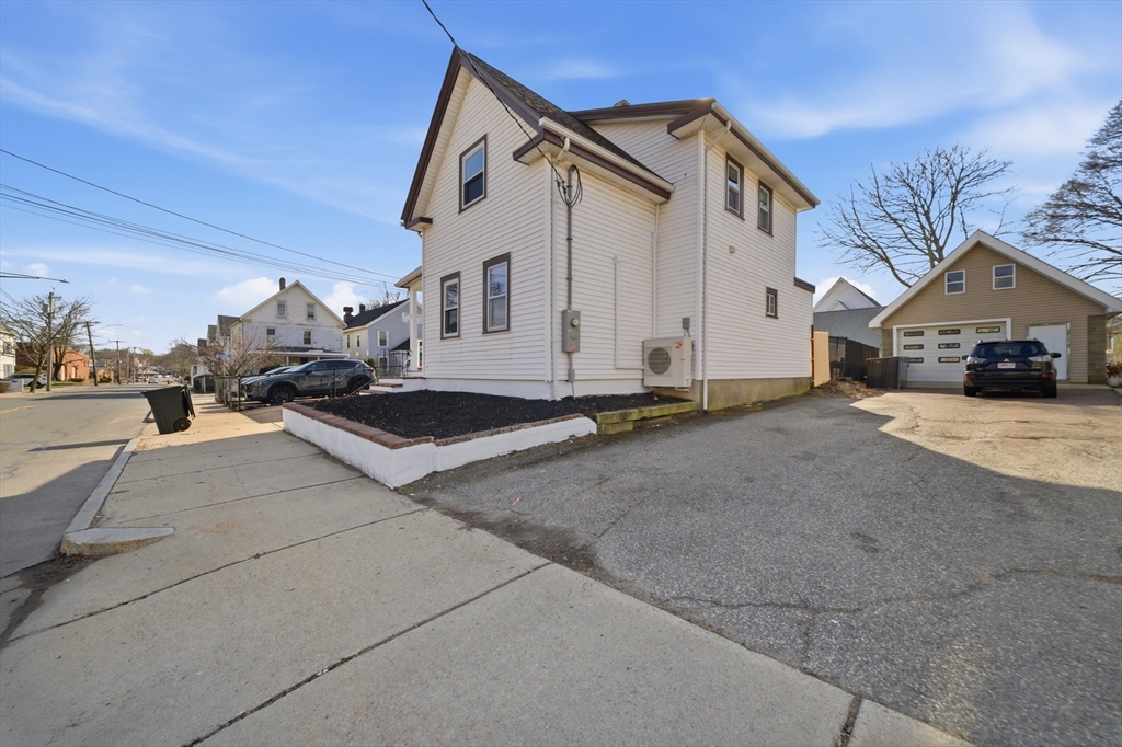 7 Pine St Property Photo 2