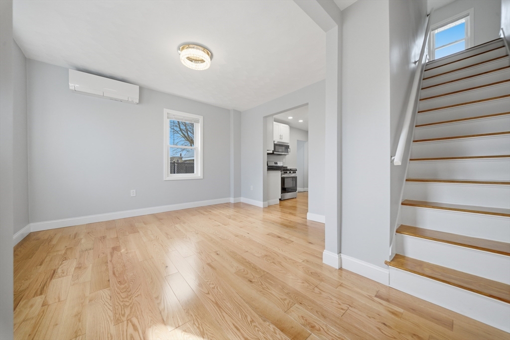 7 Pine St Property Photo 9