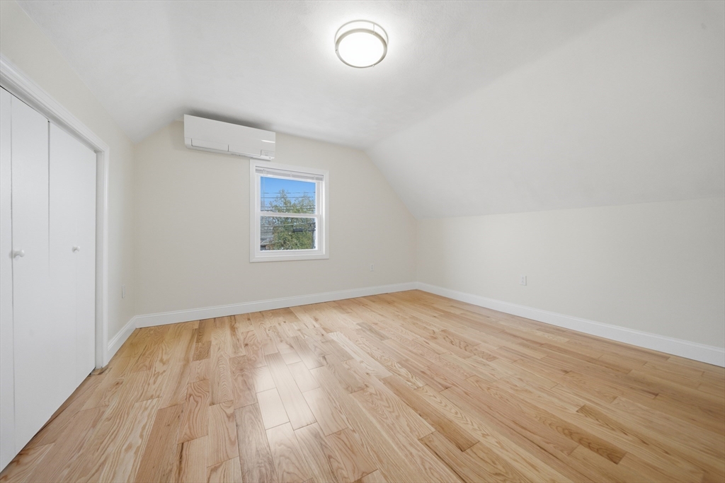 7 Pine St Property Photo 12