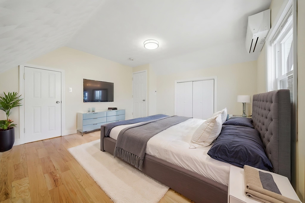 7 Pine St Property Photo 15