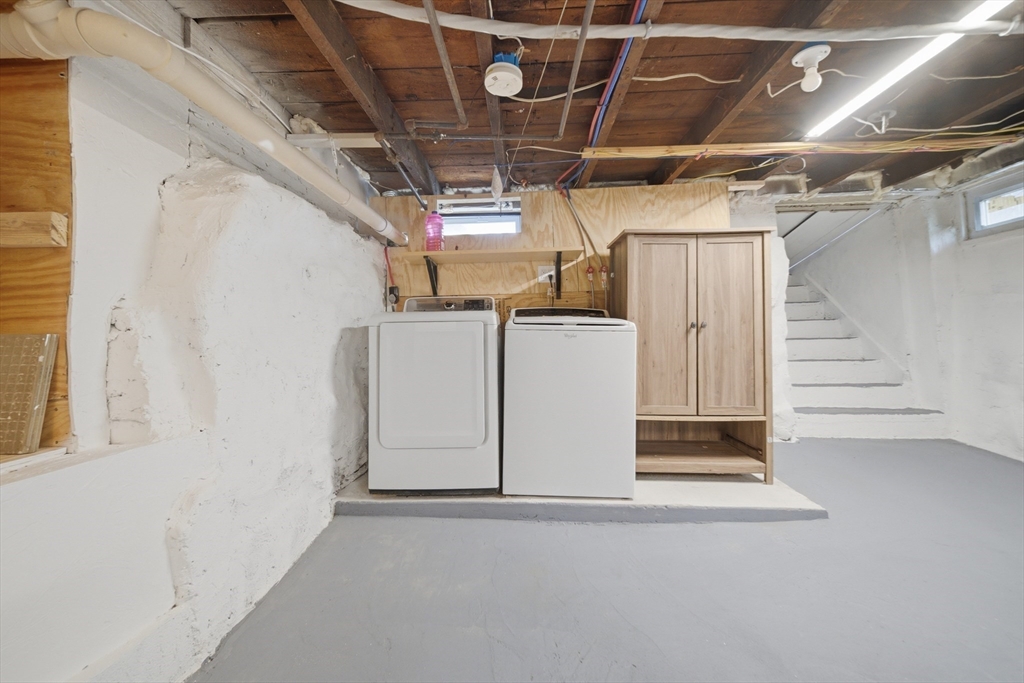7 Pine St Property Photo 16