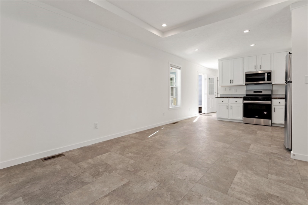 98 Newbury # 2b Property Photo 17