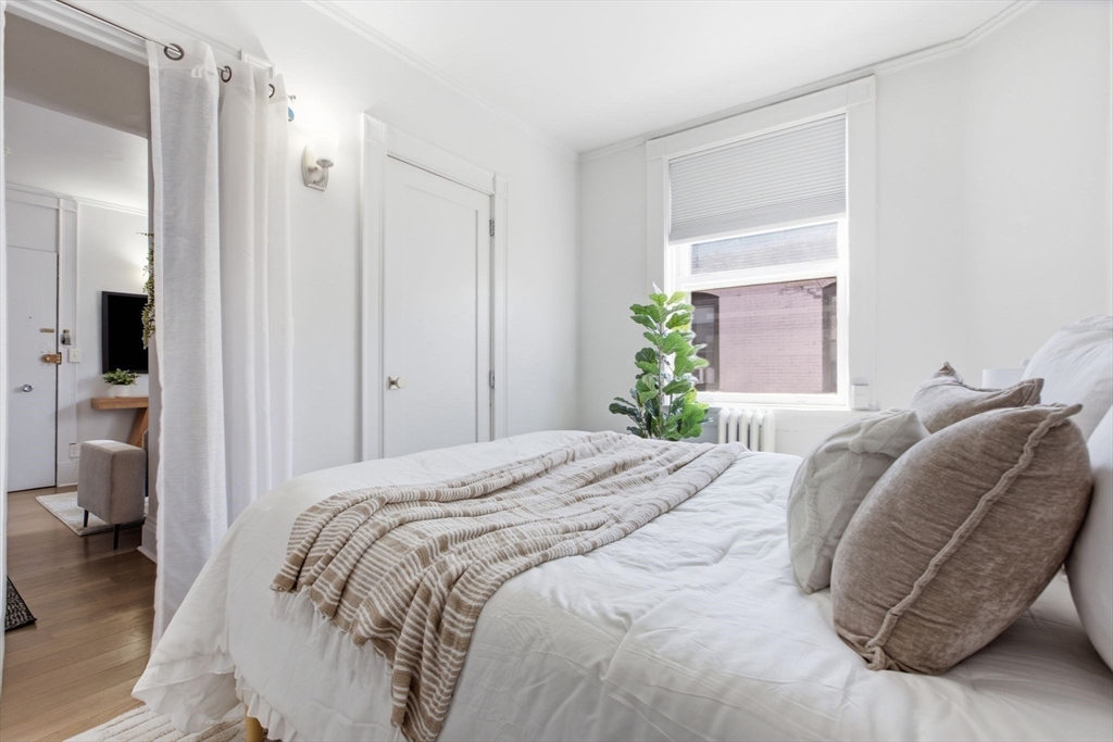 21 Beacon St # 11l Property Photo 5