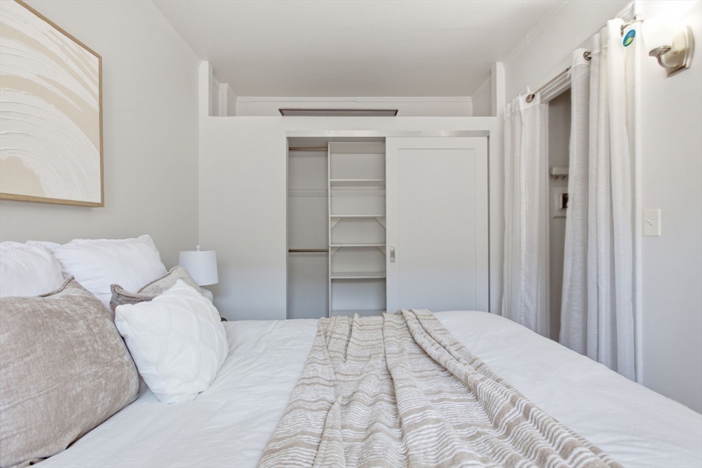 21 Beacon St # 11l Property Photo 7