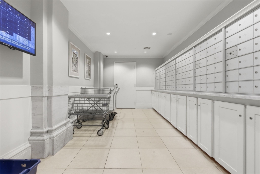 21 Beacon St # 11l Property Photo 10