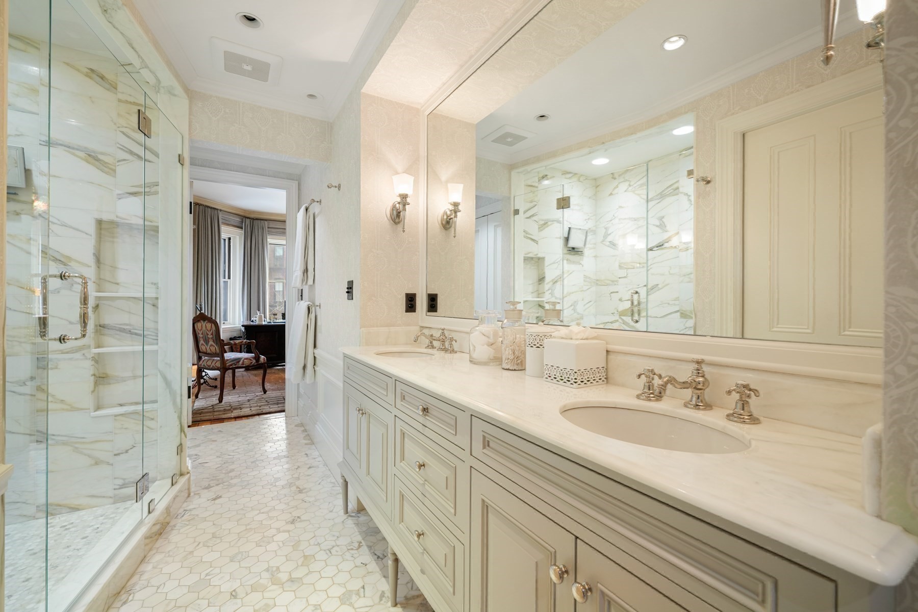 381 Beacon Street Property Photo 11