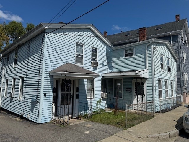 731 Bay St Property Photo 1