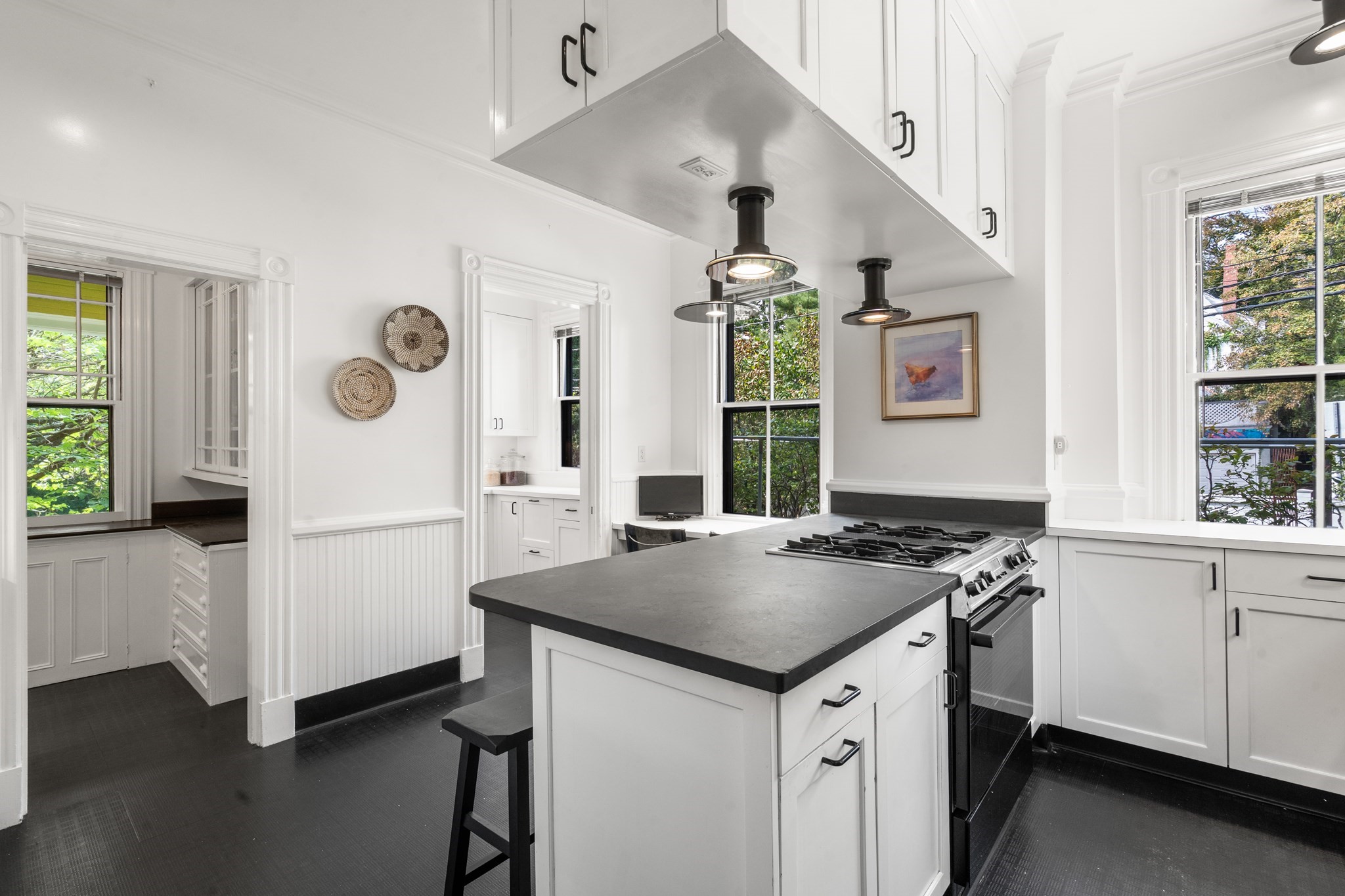 6 Mercer Circle Property Photo 10