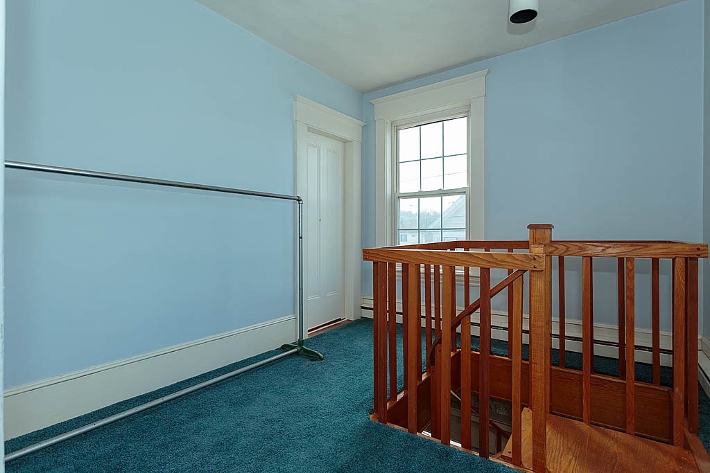 72 College Ave Property Photo 6