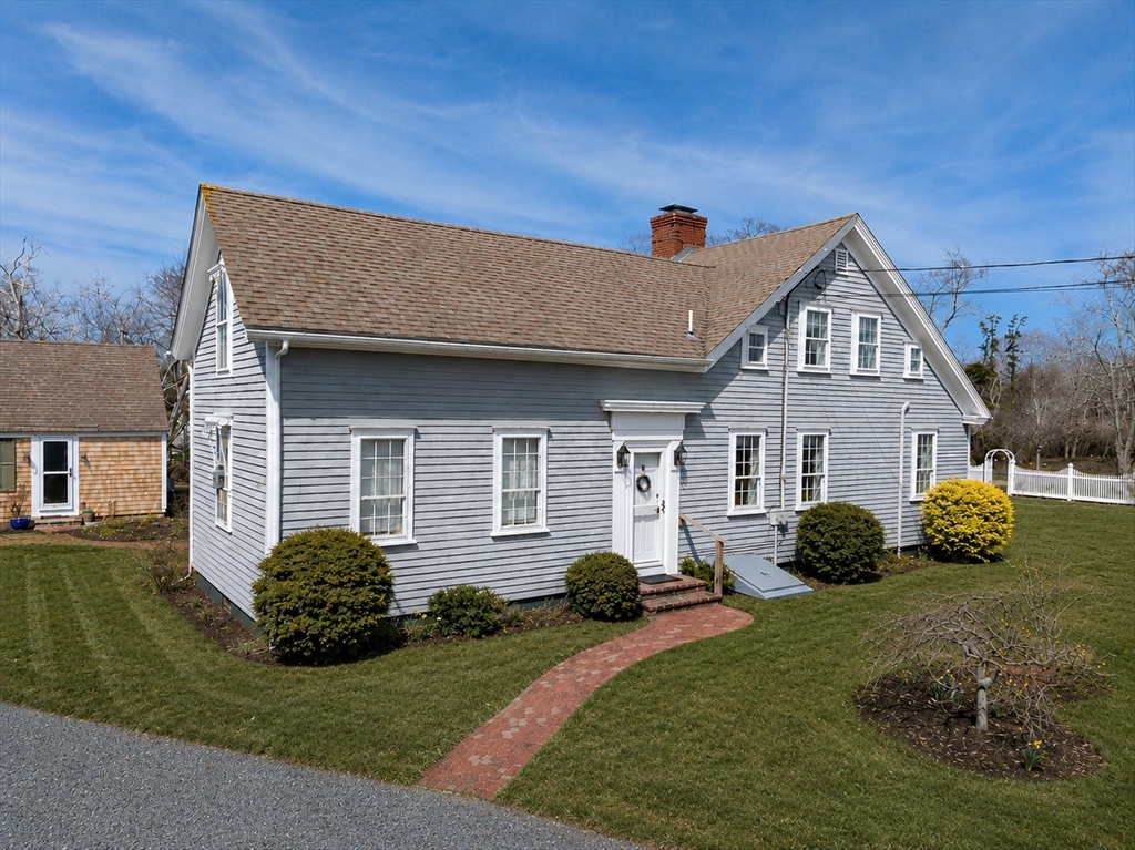 16 Shore Rd Property Photo 1