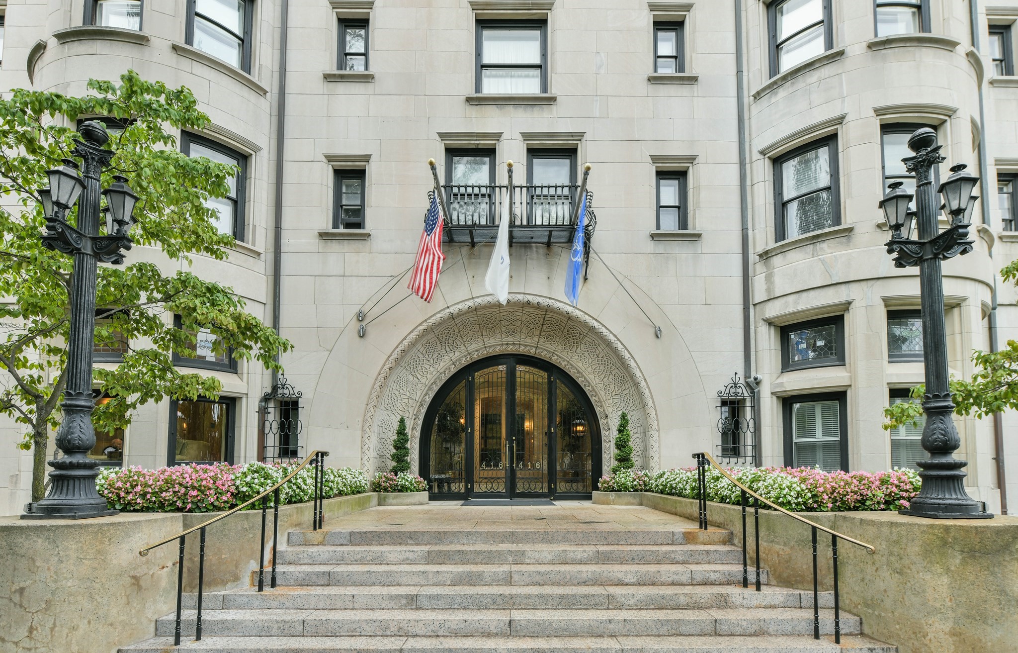 425 Newbury Street U:165 Property Photo 4