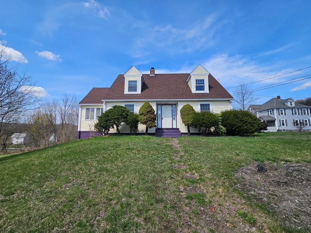4 Stewart Ave Property Photo 1