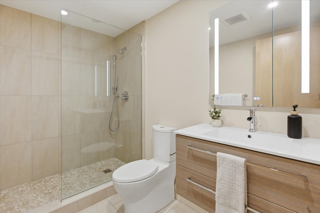 111 Beach St # 3e Property Photo 36