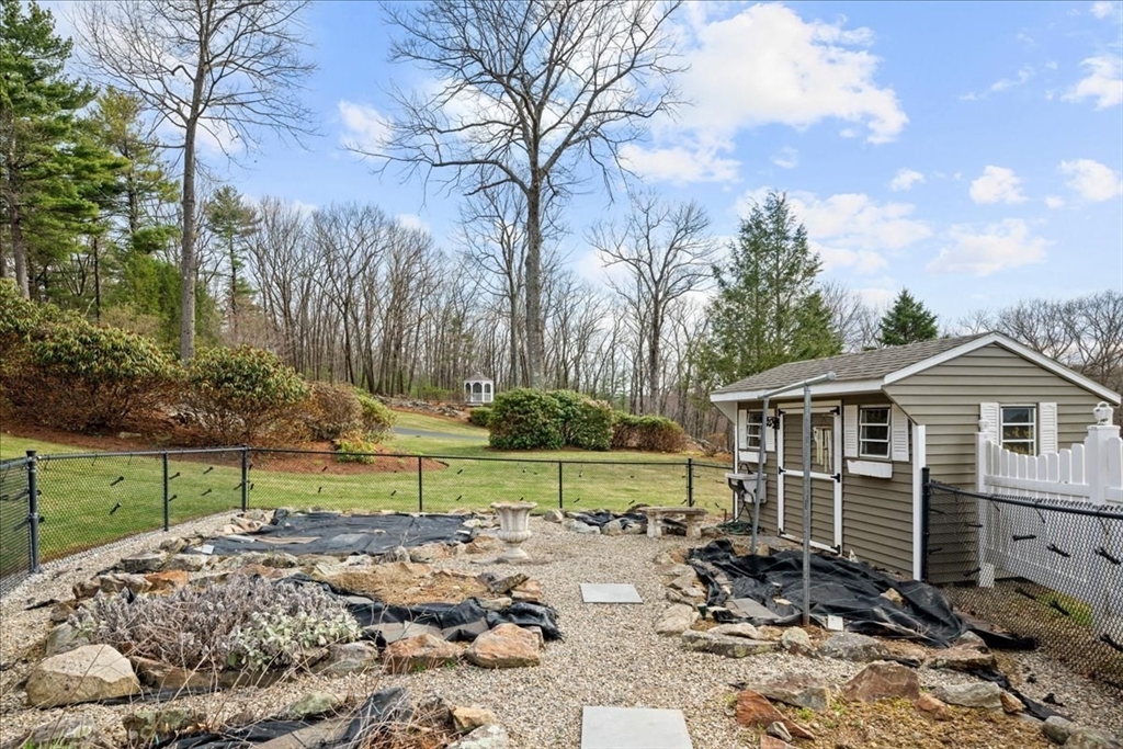 173 Central St Property Photo 34