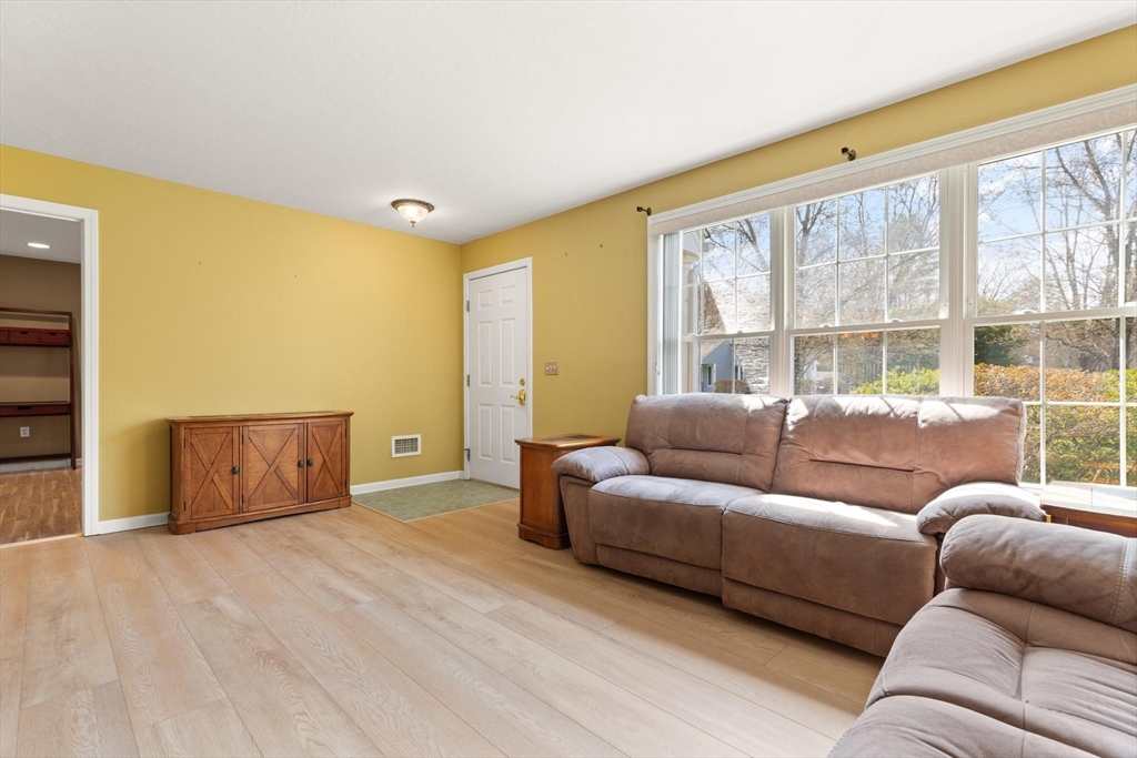 14 Kathleen Grant Rd Property Photo 8