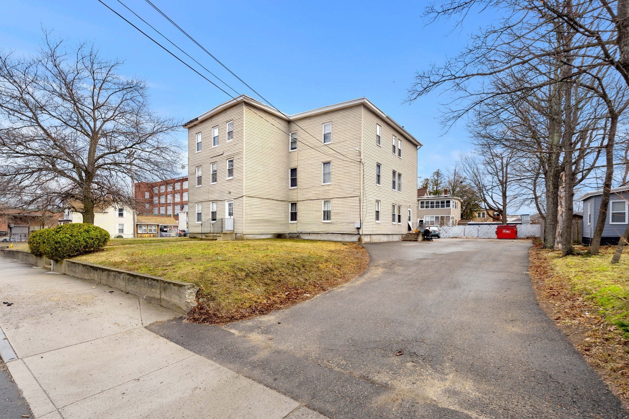 45 Laurel St Property Photo 2