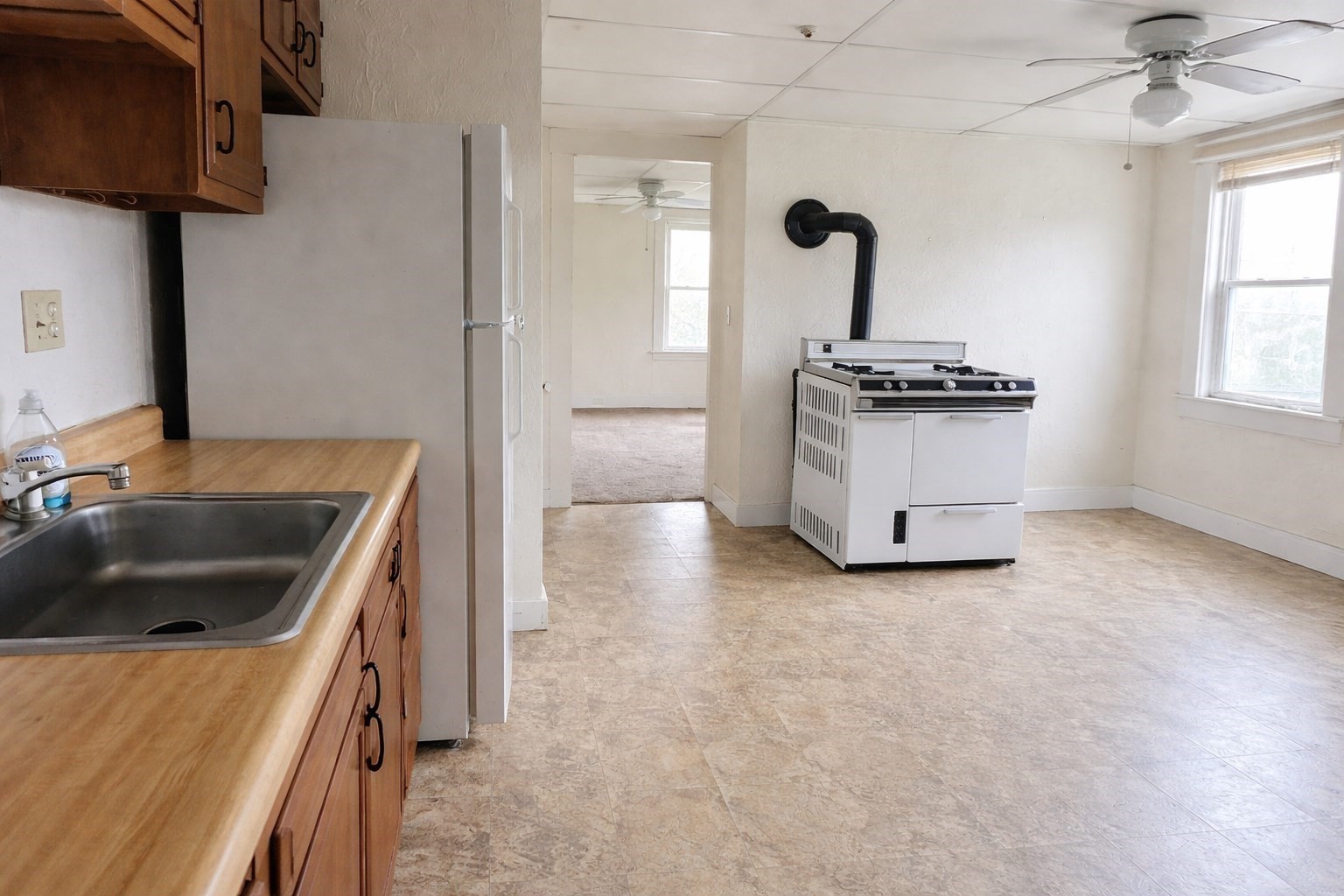 45 Laurel St Property Photo 9