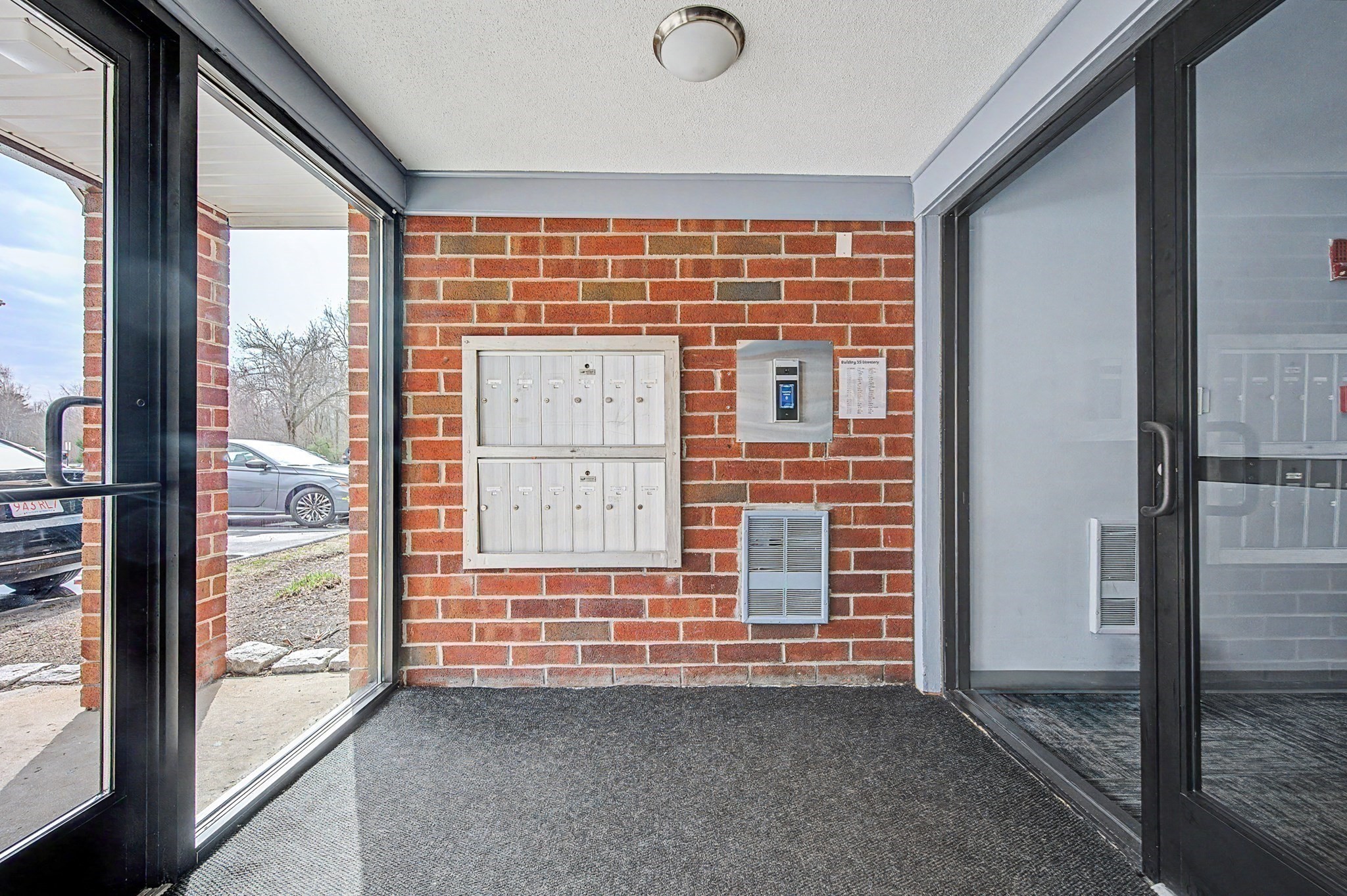 35 Longworth Avenue # 12 Property Photo 2