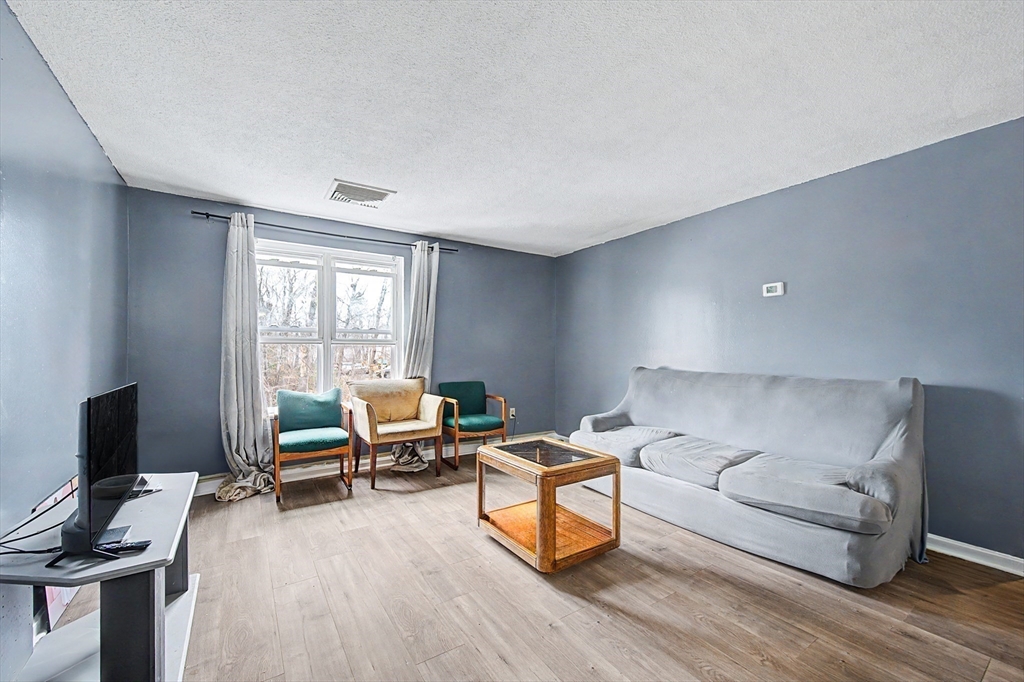 35 Longworth Avenue # 12 Property Photo 5